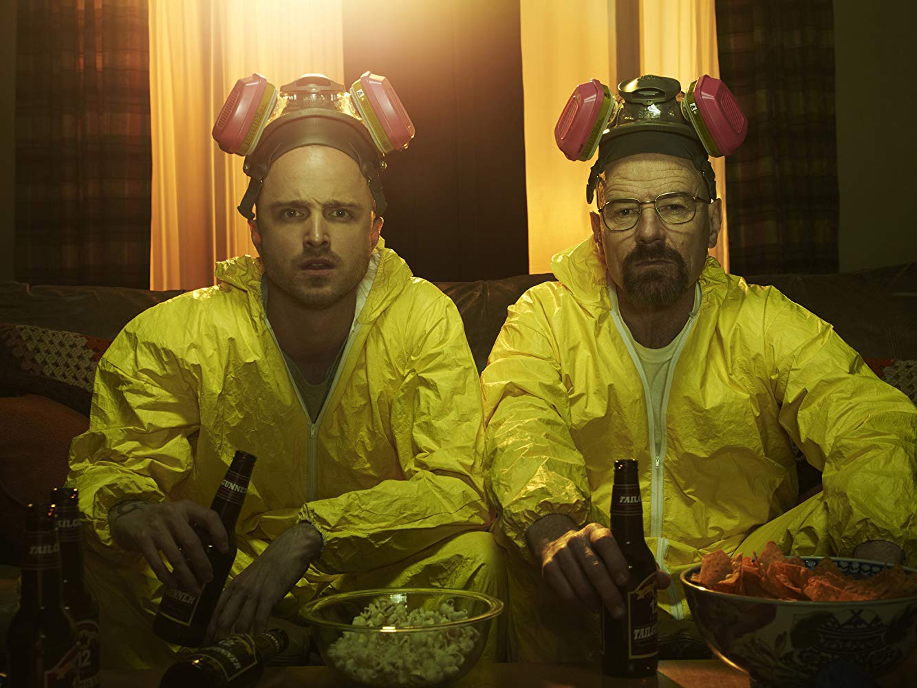 برایان کرانستون و آرون پال در سریال جذاب و دوست داشتنی «بریکینگ بد» (Breaking Bad) نقش شخصیت هایی را بازی می کنند که در تولید متامفتامین مهارت دارند.